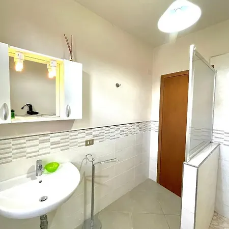 Alloro Vacanze 2 *